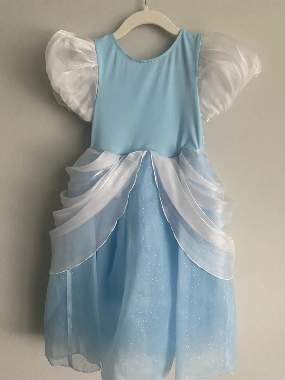 Disney store Princess Cinderella Costume Dress size 4 girls sequins and sparkles